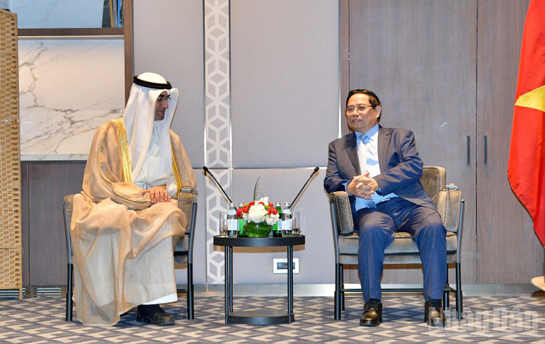 Thủ tướng Phạm Minh Chính tiếp Giám đốc điều hành Cơ quan đầu tư Kuwait (KIA) Sheikh Saud Salem Abdulaziz Al-Sabah. (Ảnh: THANH GIANG)