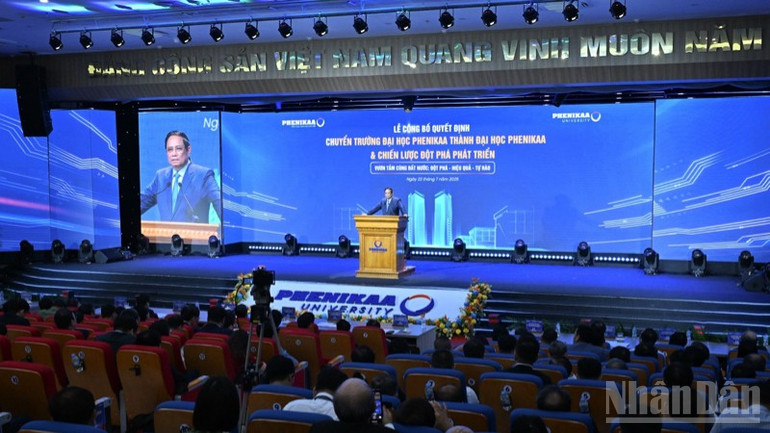 Quang cảnh buổi lễ. (Ảnh: TRẦN HẢI) Quang cảnh buổi lễ. (Ảnh: TRẦN HẢI)