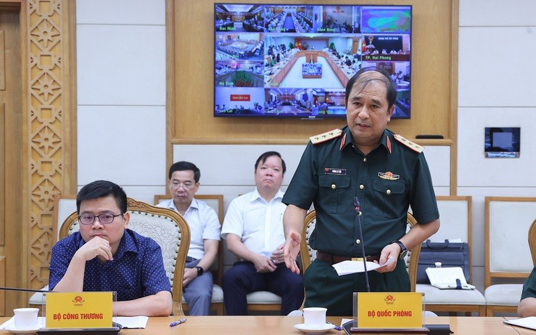 Thượng tướng Phùng Sĩ Tấn, Phó Tổng Tham mưu trưởng Quân đội nhân dân Việt Nam đề nghị các địa phương khẩn trương kiện toàn Ban Chỉ huy Phòng thủ dân sự. (Ảnh: VGP) b3.jpg