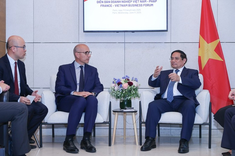 Thủ tướng Phạm Minh Chính tiếp ông Wouter van Wersch, Chủ tịch tập đoàn hàng không Airbus. (Ảnh: VGP/Nhật Bắc) safran.jpg
