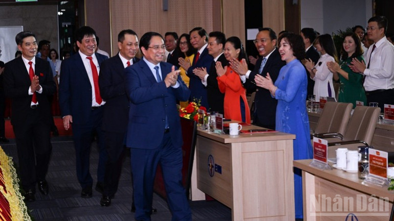 Bí thư Đảng ủy Chính phủ, Thủ tướng Chính phủ Phạm Minh Chính tới dự Đại hội đại biểu Đảng bộ Tập đoàn Điện lực Việt Nam (Ảnh: Trần Hải). ndo_br_a5-1624.jpg
