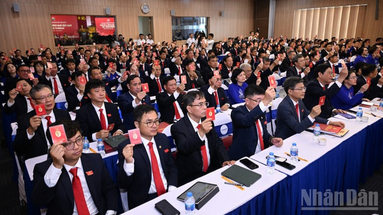 Các đại biểu tham dự Đại hội đại biểu Đảng bộ Tập đoàn Điện lực Việt Nam lần thứ IV, nhiệm kỳ 2025-2030 (Ảnh: Trần Hải). ndo_br_a7-6663.jpg