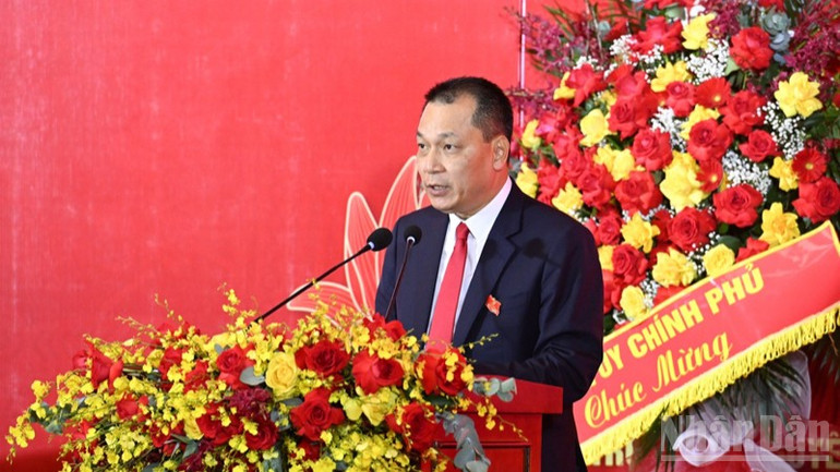Bí thư Đảng ủy, Chủ tịch Hội đồng thành viên Tập đoàn Điện lực Việt Nam (EVN) Đặng Hoàng An phát biểu ý kiến khai mạc Đại hội (Ảnh: Trần Hải). ndo_br_a8-989.jpg