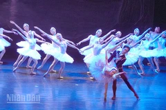Lần đầu tiên Nhà hát Giao hưởng, Nhạc, Vũ kịch Thành phố Hồ Chí Minh dựng vở ballet Hồ Thiên Nga. (Ảnh: LINH BẢO)