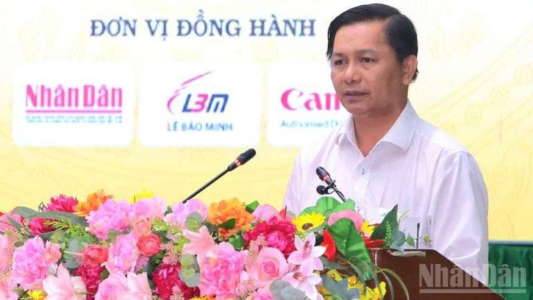 Bí thư Tỉnh ủy Vĩnh Long Trần Văn Lâu phát biểu tại Hội nghị. ndo_br_2-55.jpg