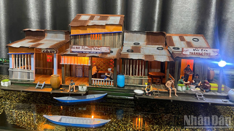 Khung cảnh đặc trưng của làng quê sông nước được thu nhỏ. ndo_br_3-38.jpg