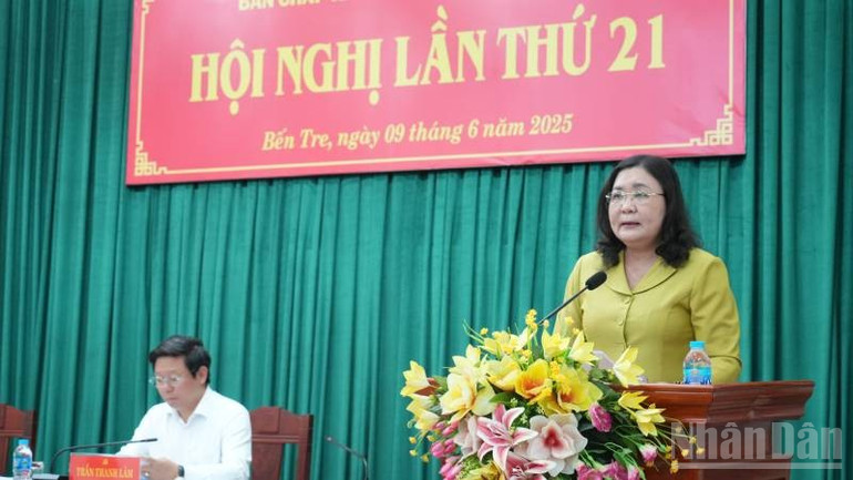 Bí thư Tỉnh ủy Bến Tre Hồ Thị Hoàng Yến phát biểu chỉ đạo tại Hội Nghị. (Ảnh: HOÀNG TRUNG) ndo_br_dsc08432.jpg