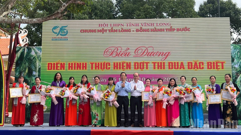 ស្ត្រីខេត្ត Vinh Long ត្រូវបានលើកសរសើរក្នុងចលនាត្រាប់តាមឆ្នាំ ២០២៥។ ndo_br_1-58.jpg