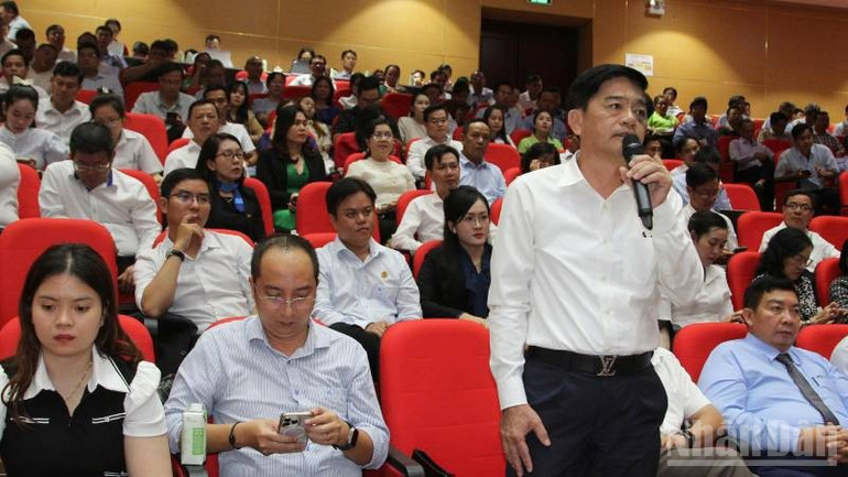 Đại diện doanh nghiệp phát biểu tại buổi họp mặt. ndo_br_z7111971885277-237700d724b7711bc44cadb695cf916e.jpg