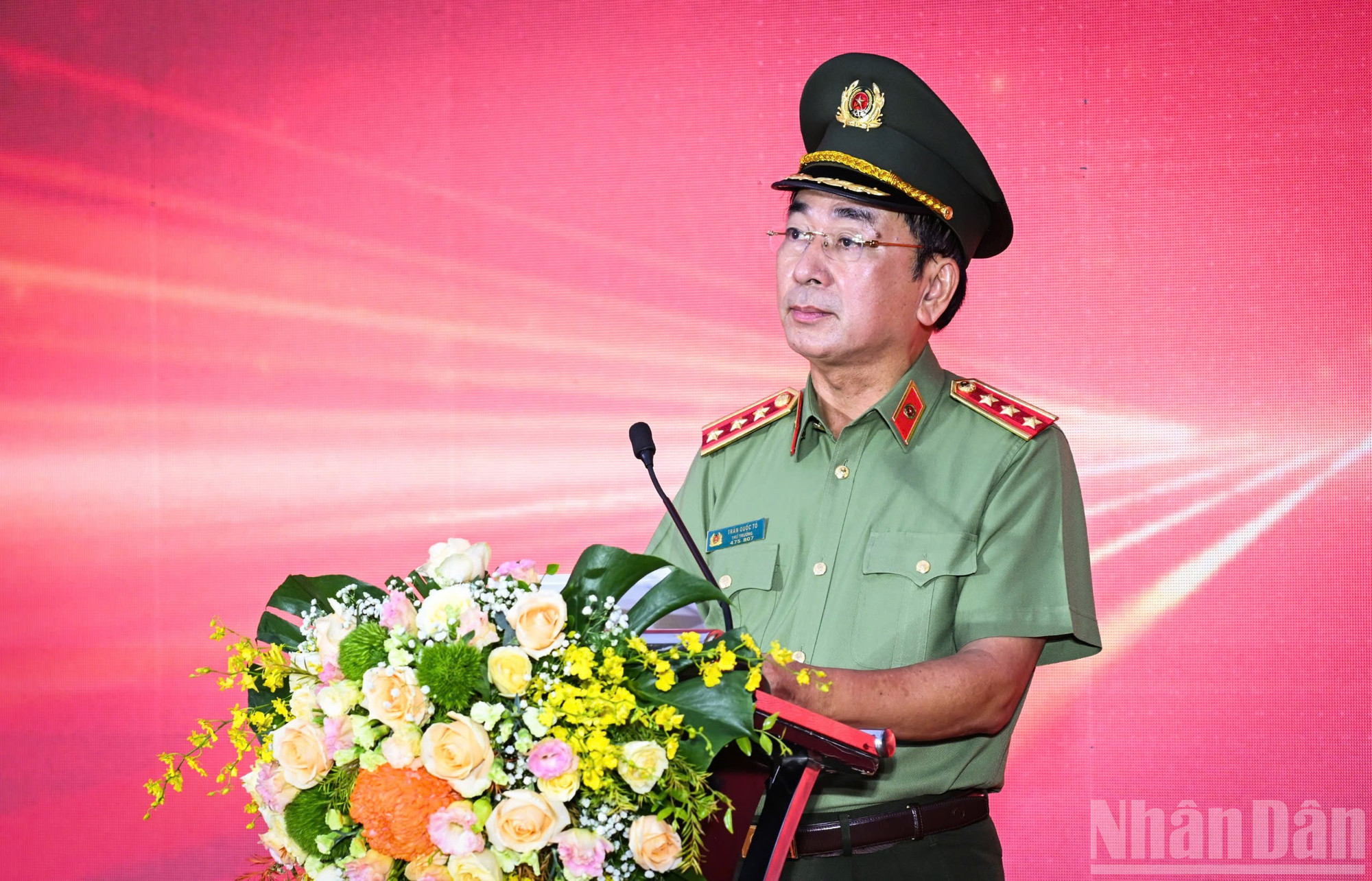 Đồng chí Thượng tướng Trần Quốc Tỏ, Ủy viên Trung ương Đảng, Thứ trưởng Công an, đồng Trưởng Ban Chỉ đạo, phát biểu phát động chương trình đi bộ "Cùng Việt Nam tiến bước". ndo_br_z6911839385804-6ce6b0c827176ea6dbb14e074947ddd5.jpg