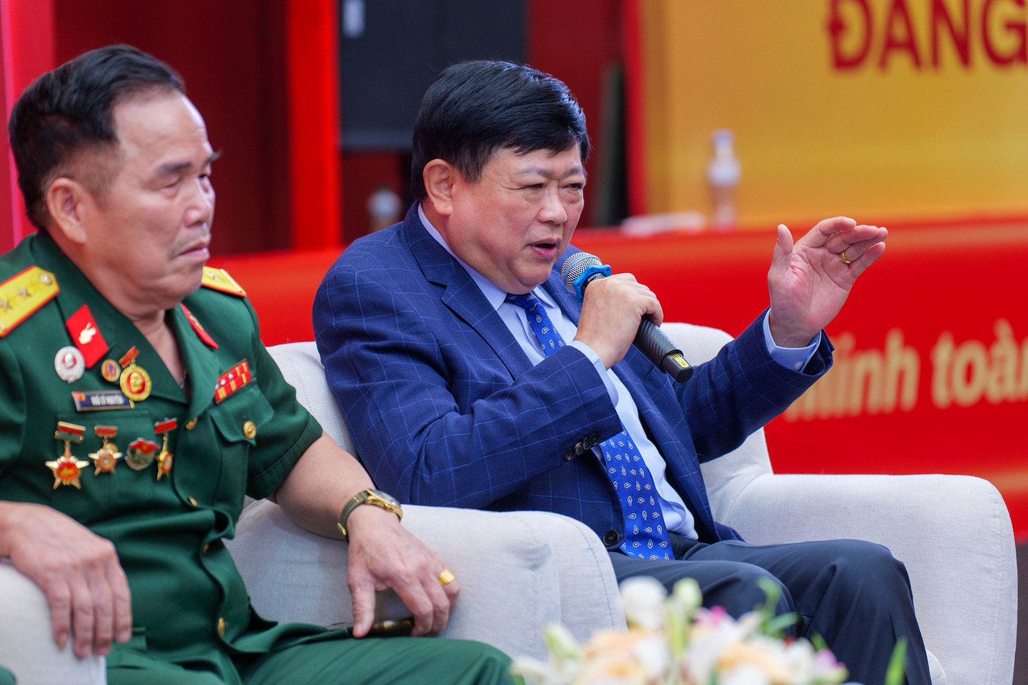 PGS, TS Nguyễn Thế Kỷ chia sẻ về "binh chủng đặc biệt" trong hai cuộc kháng chiến của dân tộc. bul6595.jpg