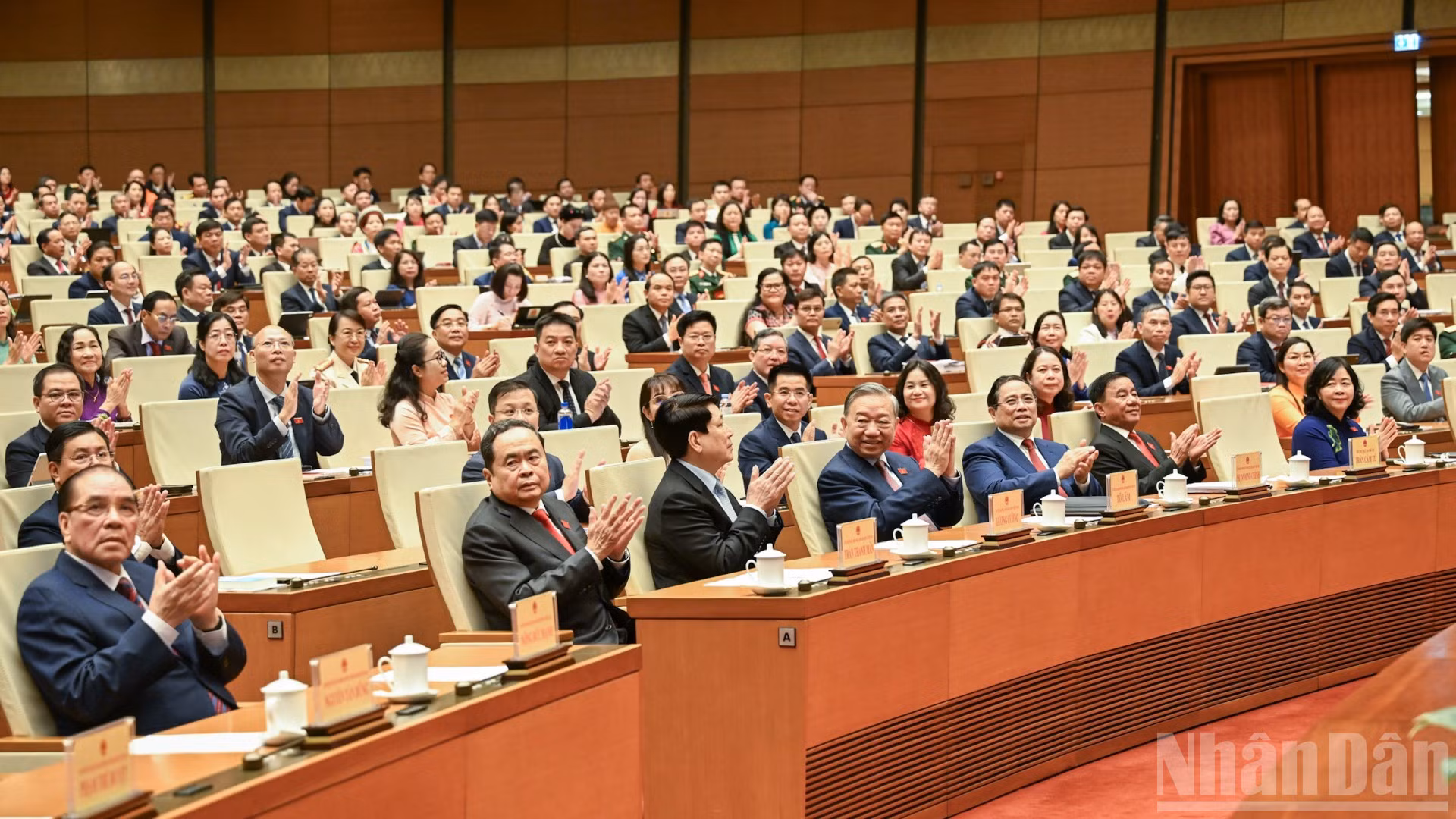 Các đồng chí lãnh đạo Đảng và Nhà nước dự phiên khai mạc Kỳ họp thứ nhất, Quốc hội khóa XVI. (Ảnh: LINH NGUYÊN)