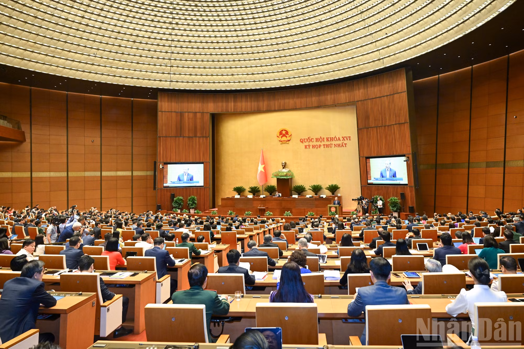 Escena de la sesión. (Foto: Nhan Dan)