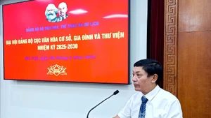 Phó Cục trưởng Cục Văn hóa cơ sở, Gia đình và Thư viện Khuất Văn Quý.
