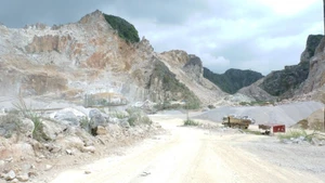 Một mỏ đá tại địa phương.