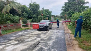 Các chốt kiểm soát được lập để ngăn dịch lây lan.