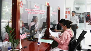 Chủ tịch Ủy ban nhân dân cấp xã được ủy quyền cho công chức cấp xã trong lĩnh vực chứng thực.