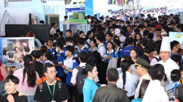Ngày hội việc làm sân bay Long Thành thu hút khoảng 10 nghìn người tham gia.