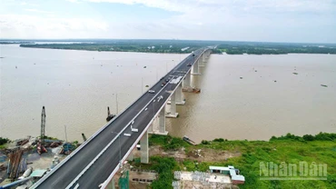 Cầu Nhơn Trạch trên tuyến Vành đai 3, nối tỉnh Đồng Nai với Thành phố Hồ Chí Minh.