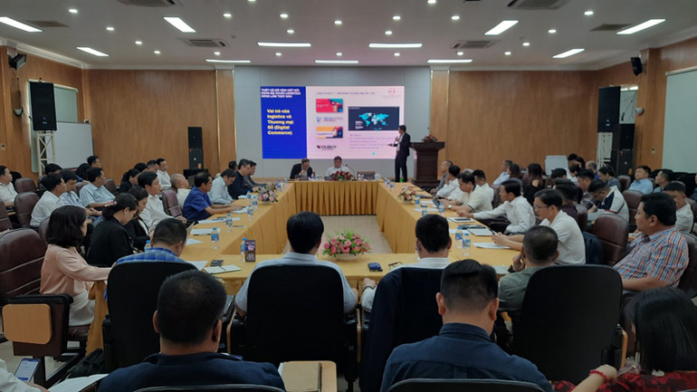 Quang cảnh hội nghị bàn tròn.