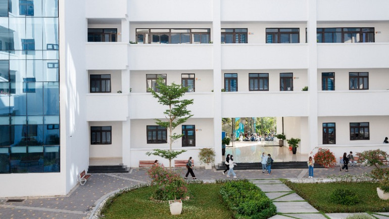 UEH cam kết hành động bền vững thông qua 5 trụ cột chiến lược.