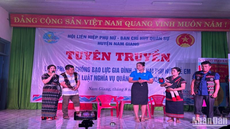 Tăng cường thông tin, kỹ năng hướng đến xóa bỏ các hủ tục ở vùng núi, biên giới.