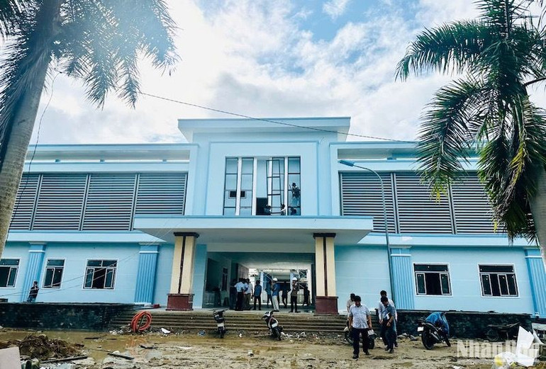 Khối nhà hành chính và khoa hồi sức cấp cứu Trung tâm y tế huyện Mộ Đức.