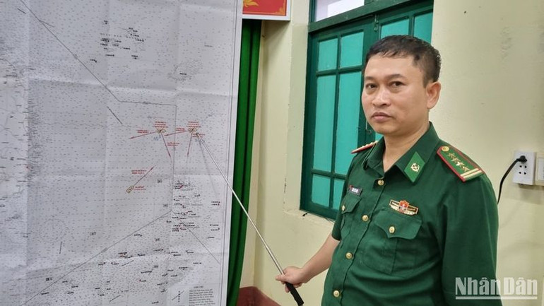 Đại tá Trần Tiến Hiền, Chỉ huy trưởng Bộ đội Biên phòng tỉnh Quảng Nam cho biết, hiện nay tại khu vực bị nạn có 11 tàu tham gia tìm kiếm cứu nạn ngư dân.