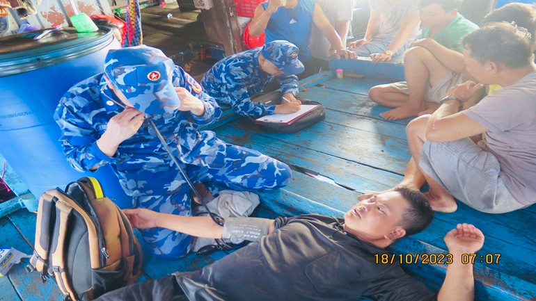 Trong số 40 ngư dân được chăm sóc y tế, có 4 ngư dân bị thương do va đập khi tàu chìm