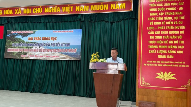 Đại biểu phát biểu tại hội thảo. Đại biểu phát biểu tại hội thảo.