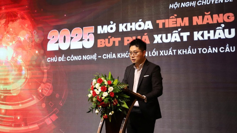 Ông Young Liu, Giám đốc quốc gia Alibaba.com Việt Nam, phát biểu tại hội nghị. Ông Young Liu, Giám đốc quốc gia Alibaba.com Việt Nam, phát biểu tại hội nghị.