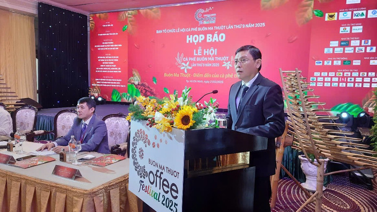 Ông Nguyễn Tuấn Hà, Phó Chủ tịch Thường trực Ủy ban nhân dân tỉnh Đắk Lắk phát biểu khai mạc.