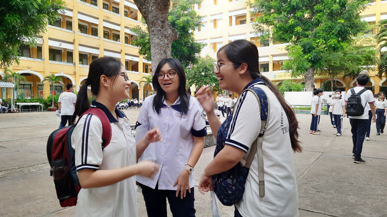 Thí sinh tại Điểm thi Trường trung học phổ thông Trưng Vương, quận 1 tự tin và thoải mái tại kỳ thi tốt nghiệp.