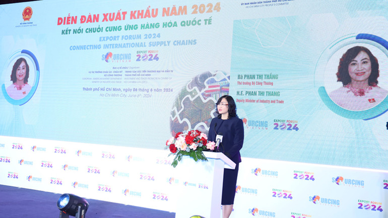 Thứ trưởng Công thương Phan Thị Thắng phát biểu tại Diễn đàn xuất khẩu năm 2024. Thứ trưởng Công thương Phan Thị Thắng phát biểu tại Diễn đàn xuất khẩu năm 2024.