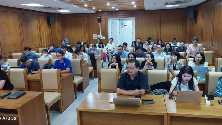 Các học viên tham gia lớp bồi dưỡng nghiệp vụ báo chí “Ứng dụng AI, chat GPT trong tác nghiệp báo chí”.