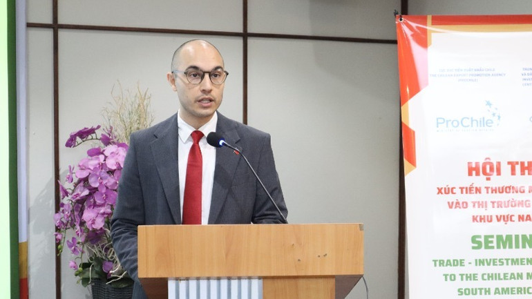 Ông Pablo Arancibia Salazar, Cục Xúc tiến xuất khẩu Chile (ProChile), phát biểu tại hội thảo Ông Pablo Arancibia Salazar, Cục Xúc tiến xuất khẩu Chile (ProChile), phát biểu tại hội thảo