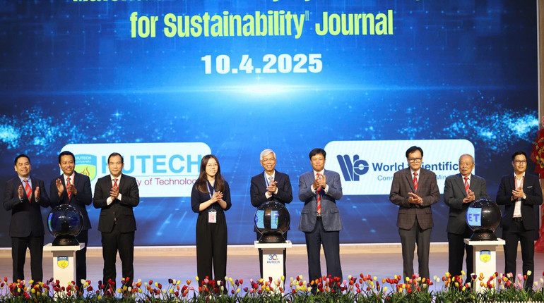 Các đại biểu thực hiện nghi thức ra mắt Tạp chí METS. (Ảnh: NGÔ TÙNG) Các đại biểu thực hiện nghi thức ra mắt Tạp chí METS. (Ảnh: NGÔ TÙNG)