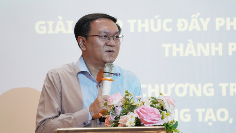 Ông Lâm Đình Thắng, Giám đốc Sở Khoa học và Công nghệ Thành phố Hồ Chí Minh, phát biểu tại hội thảo. Ông Lâm Đình Thắng, Giám đốc Sở Khoa học và Công nghệ Thành phố Hồ Chí Minh, phát biểu tại hội thảo.