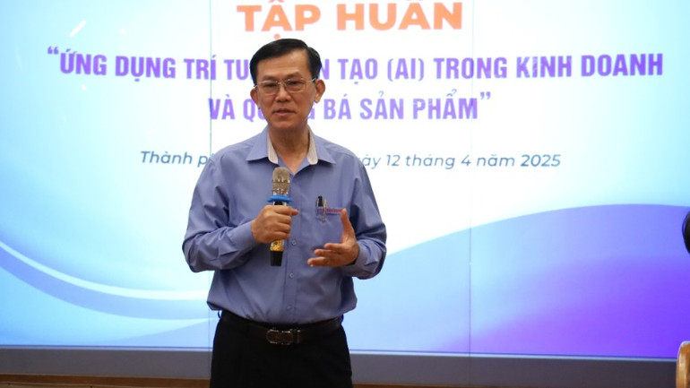 Đại biểu phát biểu tại buổi tập huấn.