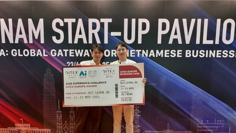 Nomi, trợ lý tài chính cá nhân ứng dụng trí tuệ nhân tạo (AI) giành giải Nhất tại GITEX Asia 2025. (Ảnh: CTV)