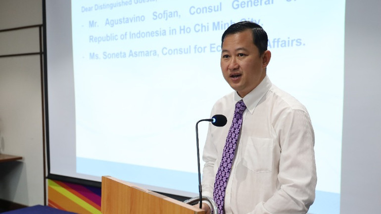 Ông Trần Phú Lữ, Giám đốc Trung tâm Xúc tiến Thương mại và Đầu tư Thành phố Hồ Chí Minh phát biểu tại hội thảo.