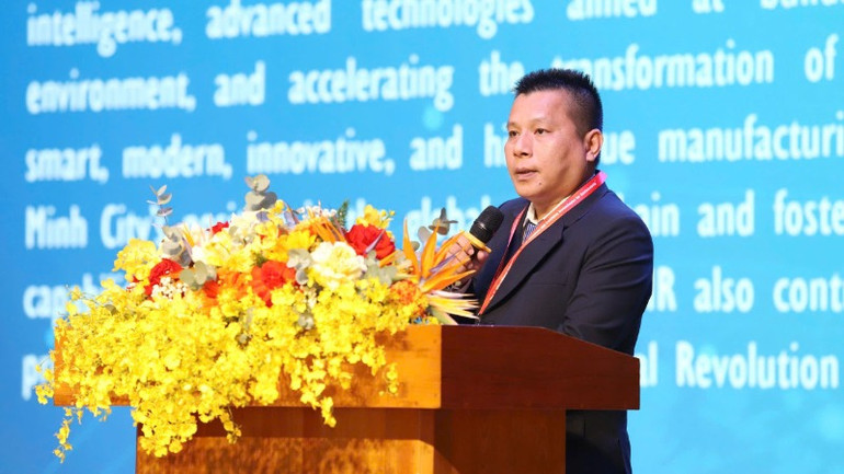 Đại biểu phát biểu tại Hội nghị. (Ảnh: NGÔ TÙNG) Đại biểu phát biểu tại Hội nghị. (Ảnh: NGÔ TÙNG)