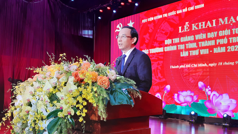 Đồng chí Nguyễn Văn Nên, Bí thư Thành ủy Thành phố Hồ Chí Minh phát biểu tại lễ khai mạc.