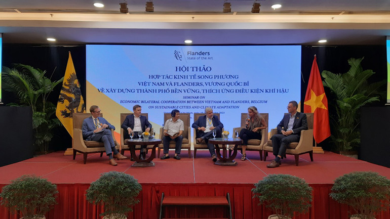 Các đại biểu thảo luận tại Hội thảo.