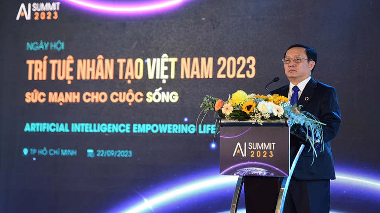 Bộ trưởng Khoa học và Công nghệ Huỳnh Thành Đạt phát biểu tại lễ khai mạc