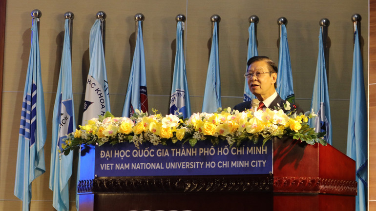 Giáo sư, Tiến sĩ, Bác sĩ Đặng Vạn Phước, Trưởng Khoa Y phát biểu tại lễ khai giảng.