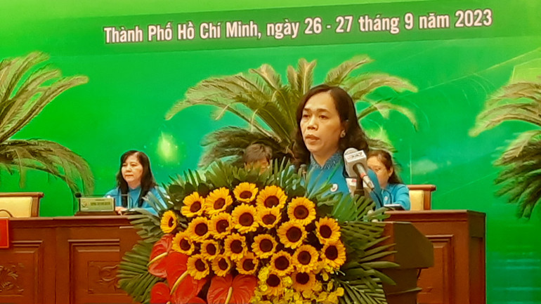 Đồng chí Nguyễn Thanh Xuân, Chủ tịch Hội Nông dân Thành phố Hồ Chí Minh phát biểu tại Đại hội.