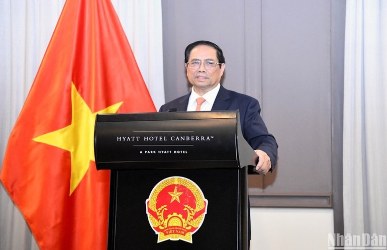 Thủ tướng Phạm Minh Chính nói chuyện thân mật với cán bộ, nhân viên Đại sứ quán, bà con cộng đồng người Việt Nam tại Australia.