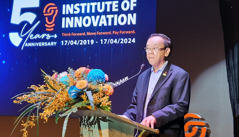 Giáo sư, Tiến sĩ Nguyễn Đông Phong, Chủ tịch Hội đồng Đại học Kinh tế Thành phố Hồ Chí Minh phát biểu tại lễ kỷ niệm.