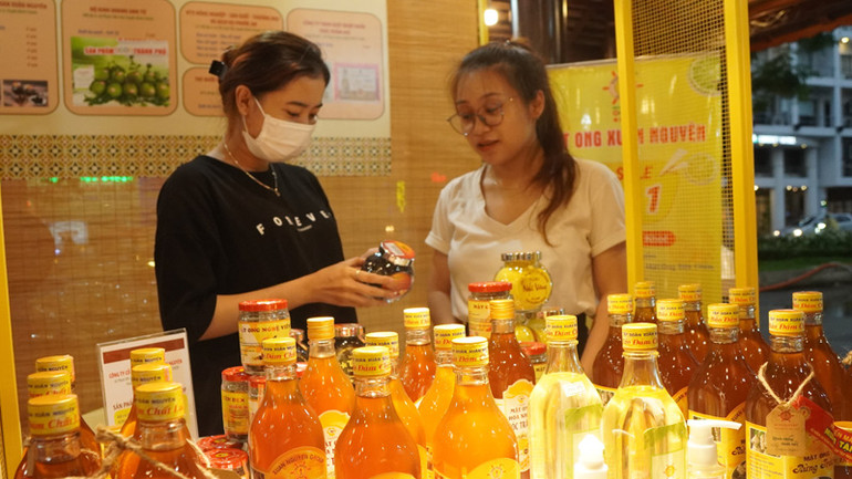 Các sản phẩm OCOP 4 sao của Công ty cổ phần Tập đoàn Xuân Nguyên được trưng bày tại lễ công bố.